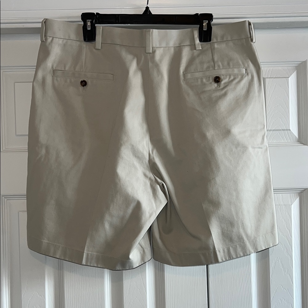 Brooks Brothers Men’s Advantage Short, Pleated, Size 38 - Picture 2 of 4